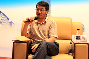 中建總公司項目管理部副總經(jīng)理馬國榮與參會代表互動交流