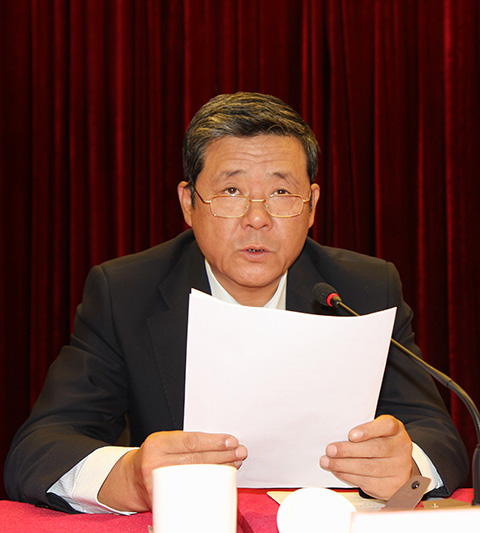 中施企協(xié)李鴻慶副會長兼秘書長宣讀有關(guān)表彰通知