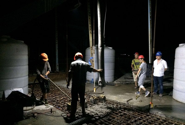 中鐵航空港建設(shè)集團溫繞2標郭溪高架橋跨景德西路左幅連續(xù)梁順利合龍