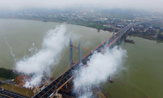株洲楓溪大橋建成通車(chē)