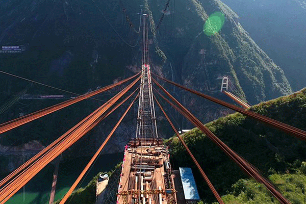 填補(bǔ)世界橋梁建設(shè)技術(shù)空白，新建大瑞鐵路瀾滄江特大橋順利豎轉(zhuǎn)就位
