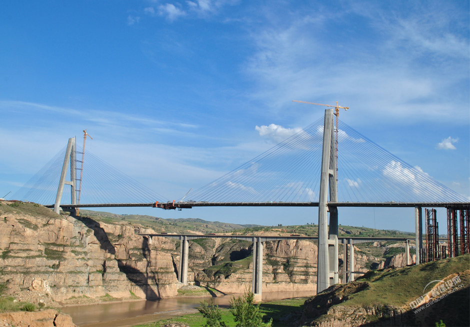 榮烏高速準格爾黃河特大橋