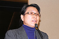 威海建設(shè)集團有限公司副總經(jīng)理--尹芙蓉做主題發(fā)言